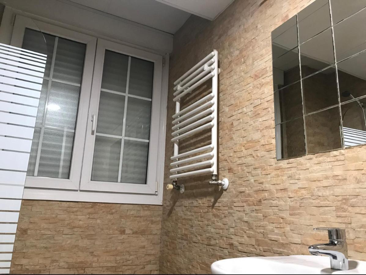 מלון מדריד Chale Barajas Escala מראה חיצוני תמונה